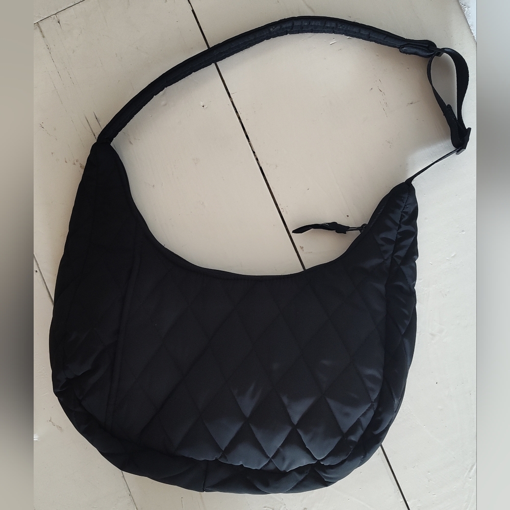 Vera Bradley Women's Black Quilted Ultralight Shoulder Bag - Picture 2 of 4
